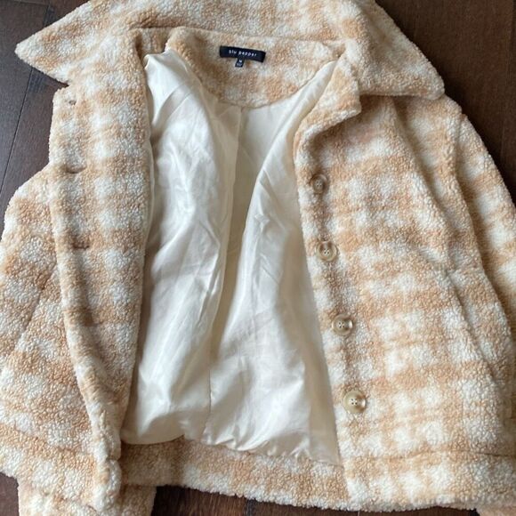 Blu Pepper tan and cream plaid shacket jacket coat women’s size medium cozy fall - Picture 7 of 13